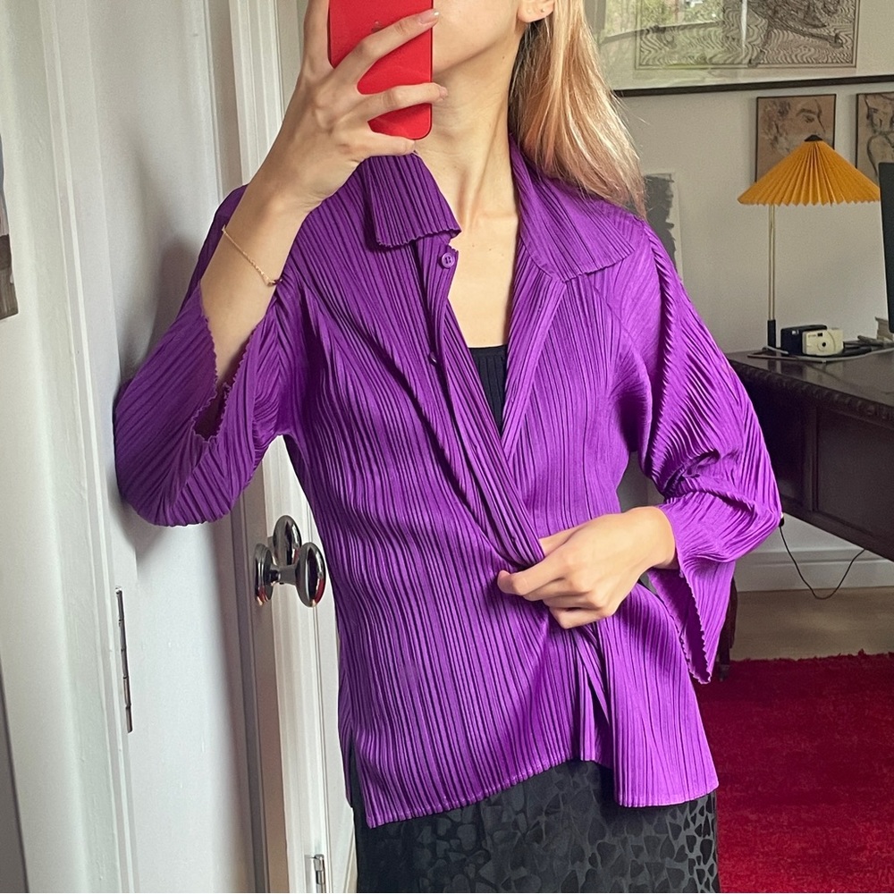 ISSEY MIYAKE PLEATS PLEASE vibrant purple button-down blouse